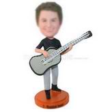 cheveux blonds homme jouant les figurines guitare personnalisés 