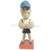 homme fort musculaire coiffé d'une casquette bleue personnalisés figurines 