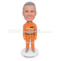 bon marché figurines de pompier à la main avec uniforme d'orange