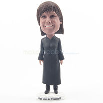 Belle figurine vieille dame