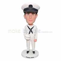 beau personnalisé garçon avec figurines uniforme blanc